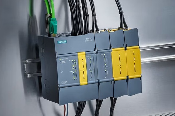 PLC Siemens S7-1200, đặc điểm và ứng dụng